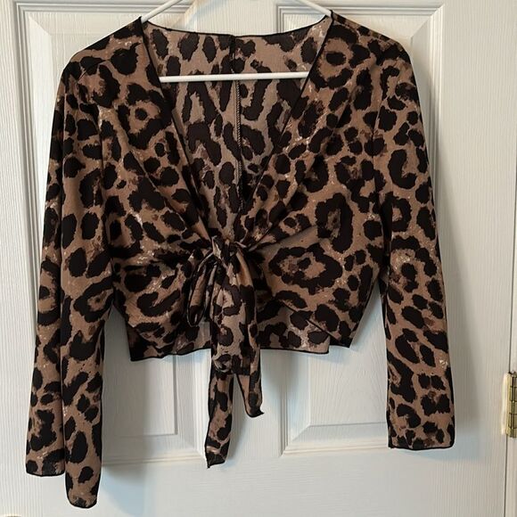 💐Knot front crop top - Picture 4 of 4